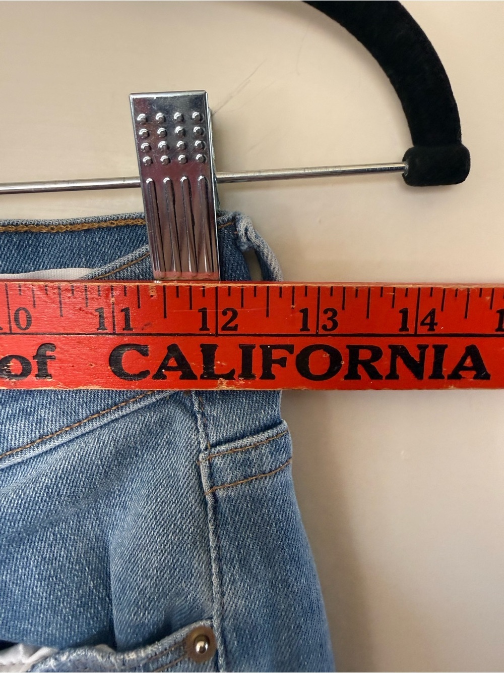Frame Denim Le Skinny de Jeanne Crop Distressed Jeans in Size 25 - Picture 6 of 12